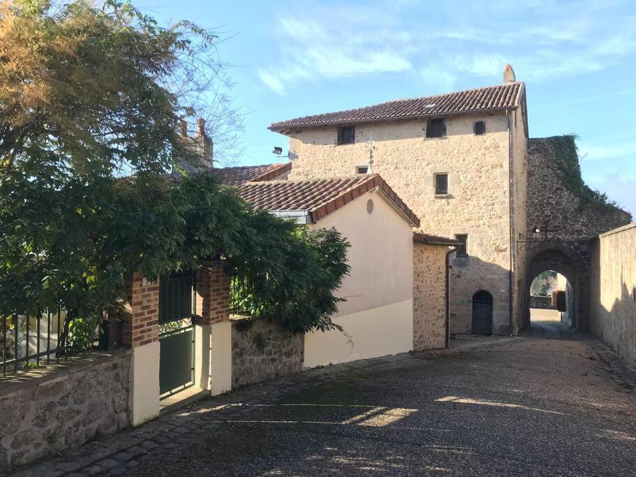 Du Haut Des Remparts Brigueuil Exteriör bild